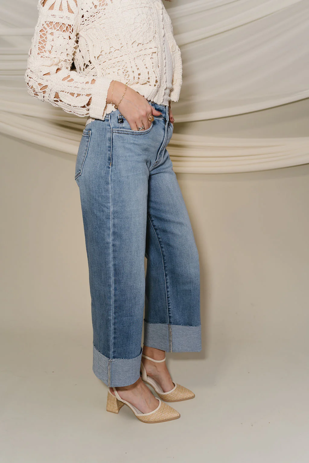 Kancan: Blake Medium Wash Cropped Cuff Hem Jeans - Image 10