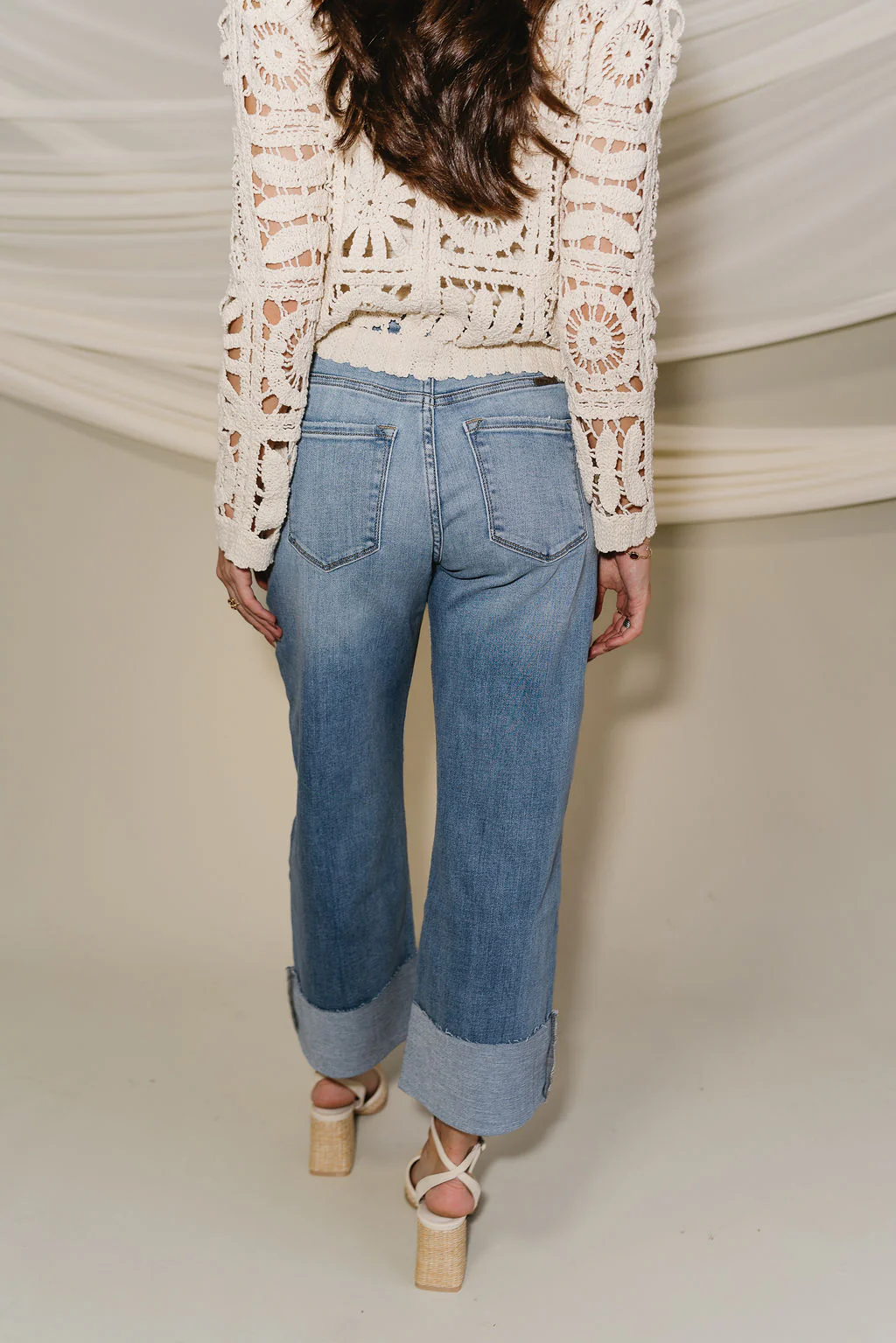 Kancan: Blake Medium Wash Cropped Cuff Hem Jeans - Image 14